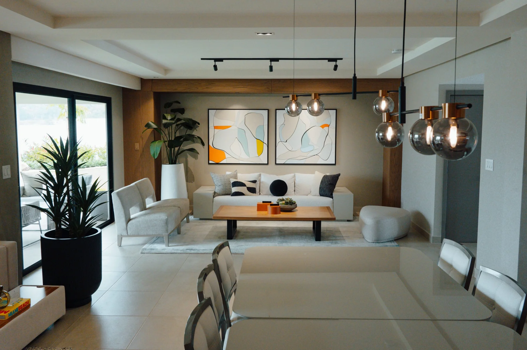 Interior oficial de Noura